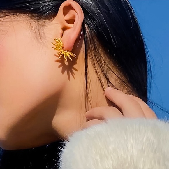 🔵𝟲𝟱%𝗢𝗙𝗙 𝗯𝘂𝗻𝗱𝗹𝗲𝘀 𝟯+🔵 NEW 925 Gold Spiked Drop Earrings - Picture 8 of 13